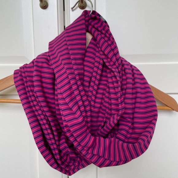 Lululemon Plum and Blue Striped Vinyasa Scarf/Wrap *Rulu, One Size - Picture 9 of 10